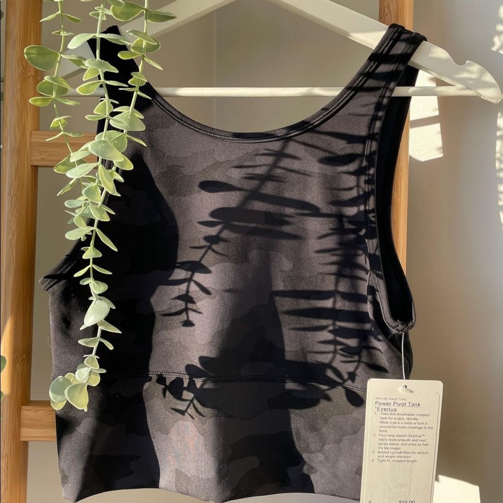 *SOLD* NWT Lululemon Power Pivot cropped tank | Size 6 - Picture 1 of 6